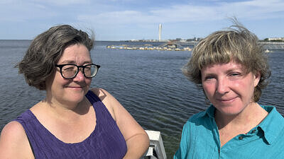 Konstnärerna Eileen Laurie och Lucy Cathcart Frödén.