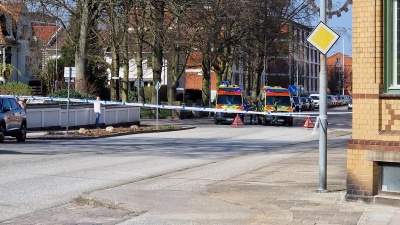Polisen spärrade av ett område kring Västerlånggatan i samband med skottlossningen.