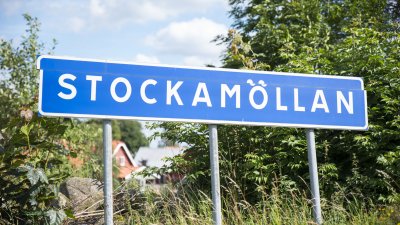 Vägskylt med texten Stockamöllan