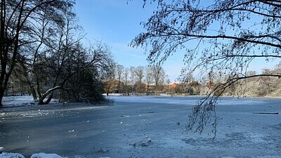 Is på Trollsjön.